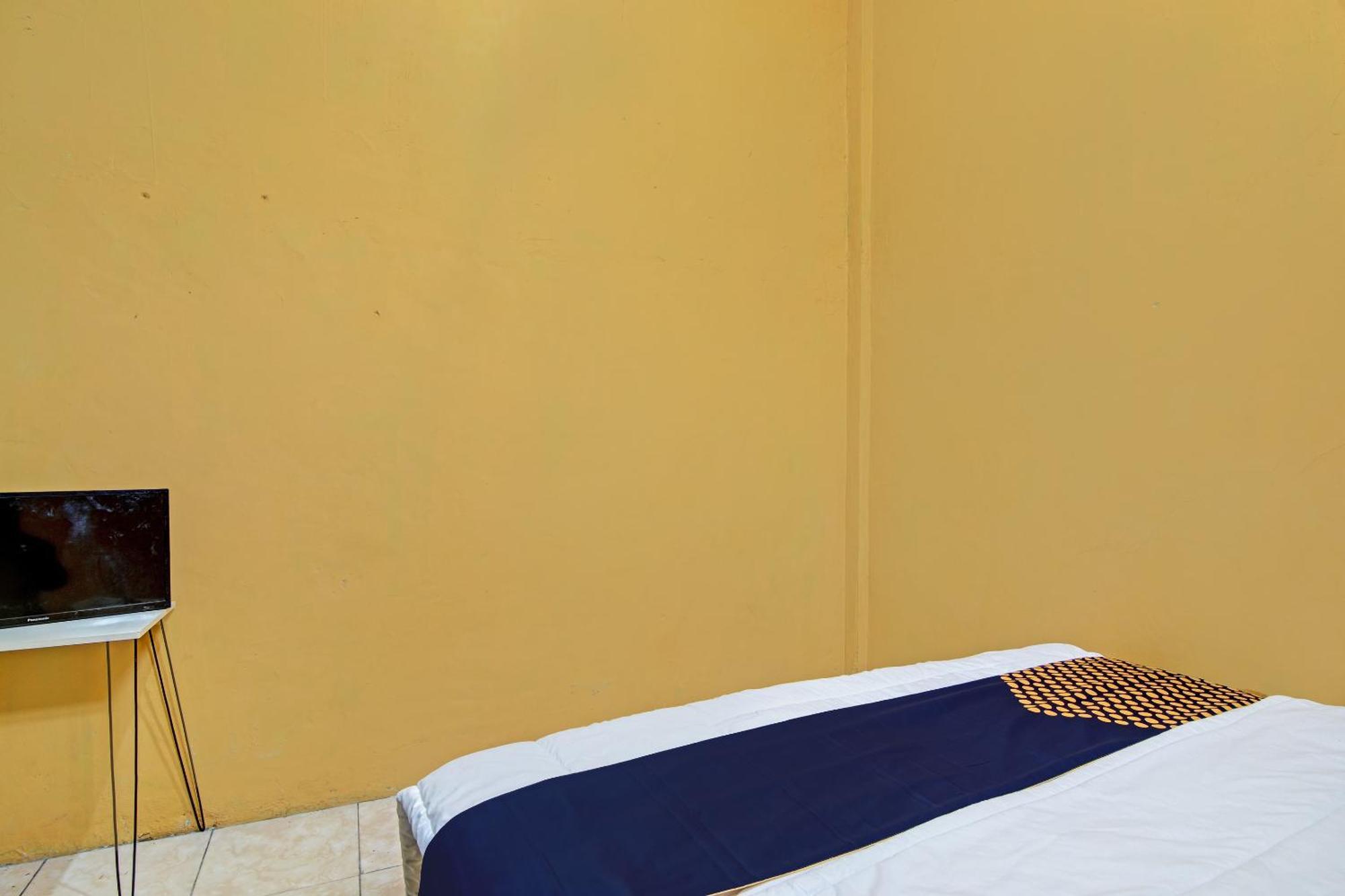Hotel Spot On 92716 Syafira Near Perumahan Mustamindo Permai 1 Pekanbaru