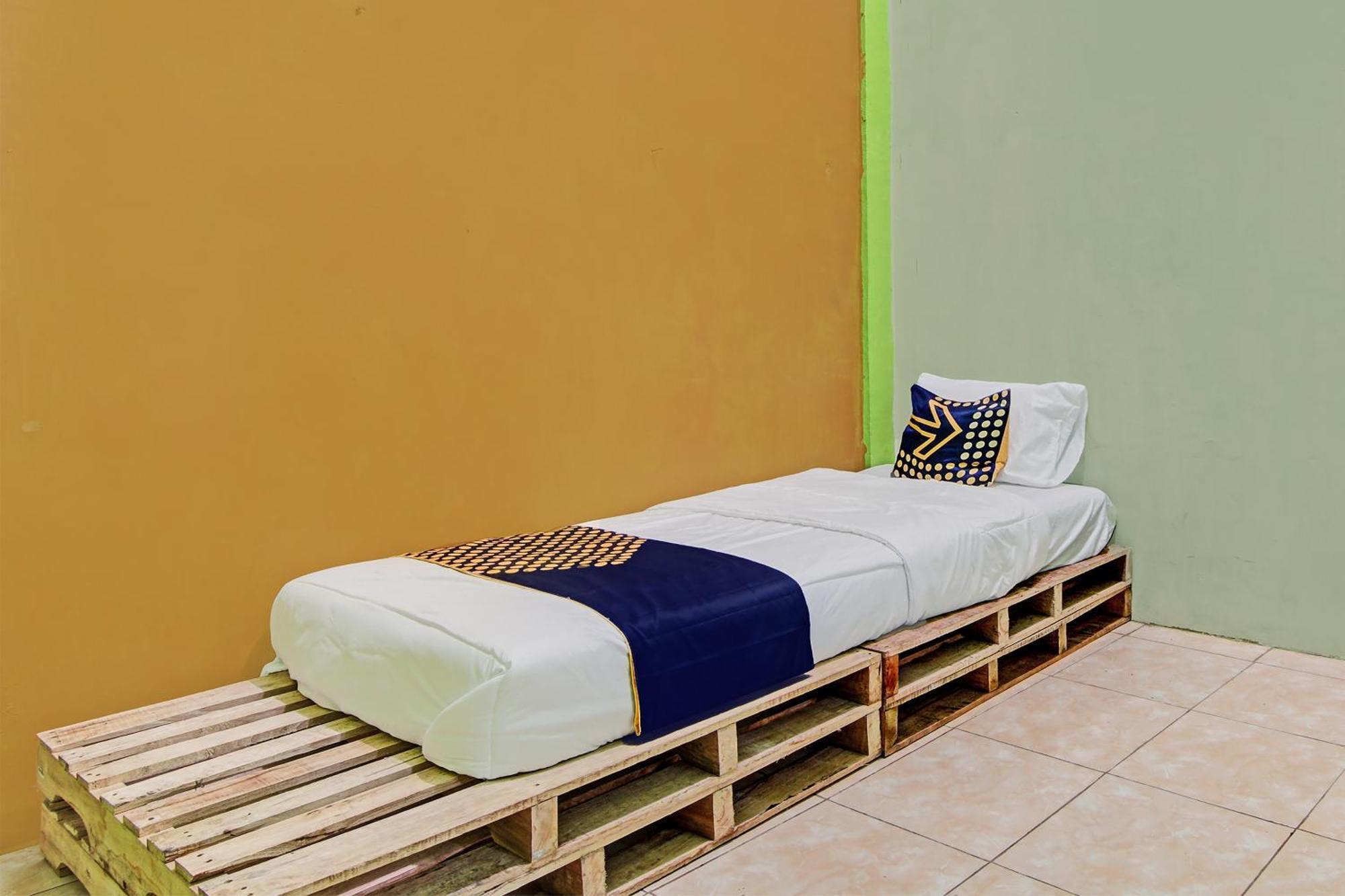Hotel Spot On 92716 Syafira Near Perumahan Mustamindo Permai 1 Pekanbaru
